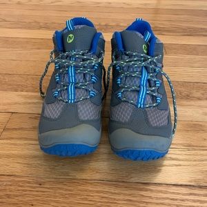 Merrell Chameleon mid hiker- kids size 3. Excellent condition!